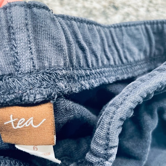 Tea Collection shorts -size 6 - Picture 3 of 3